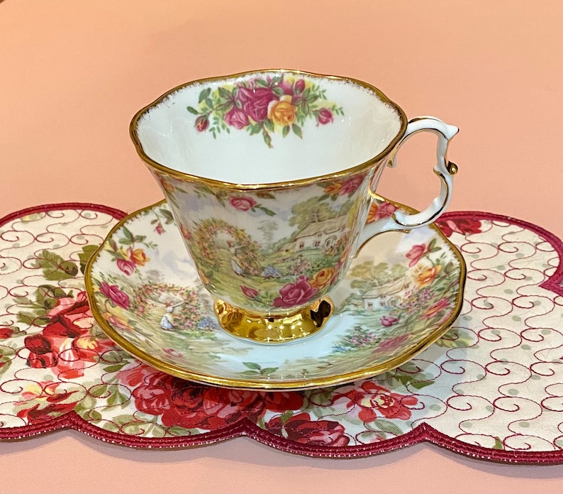 Royal Albert Old Country Roses Tea Cup & Saucer - Thumbnail 2