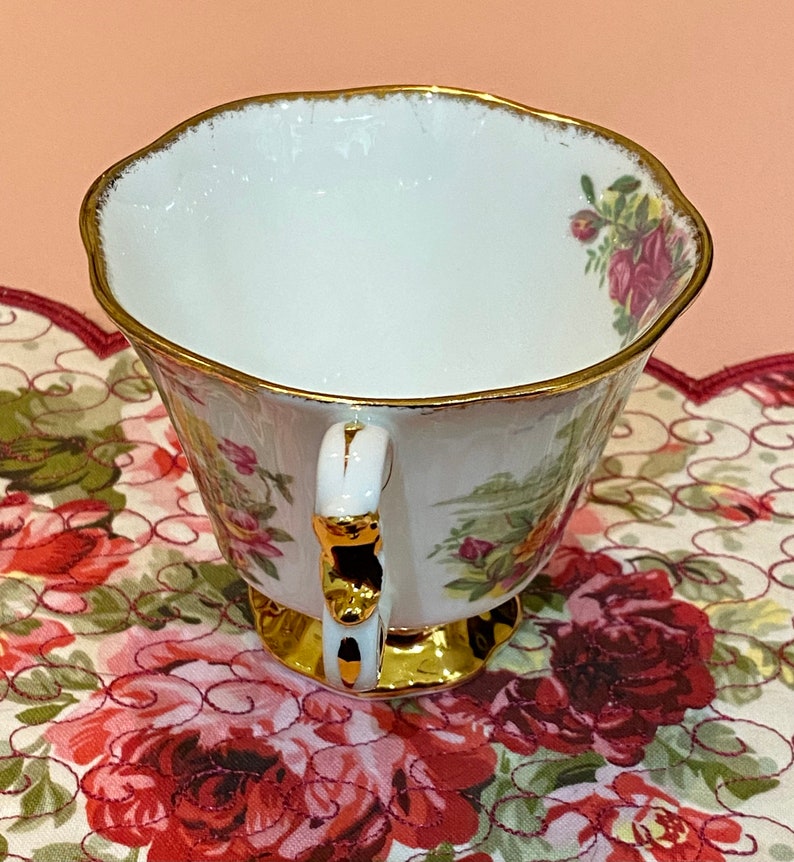 Royal Albert Old Country Roses Tea Cup & Saucer - Thumbnail 3