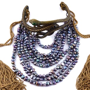 VALENTINO * Gorgeous vintage runnway choker bib necklace iridescent freshwater pearls