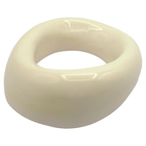 THIERRY MUGLER * Wichtiges Freiform-Armband aus cremefarbenem Vintage-Harz