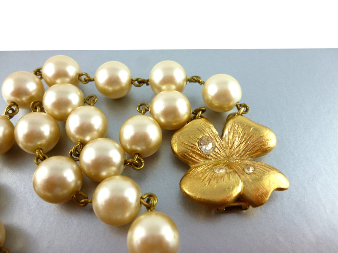GUY LAROCHE Gorgeous Vintage Pearl and Flower Bracelet - Etsy