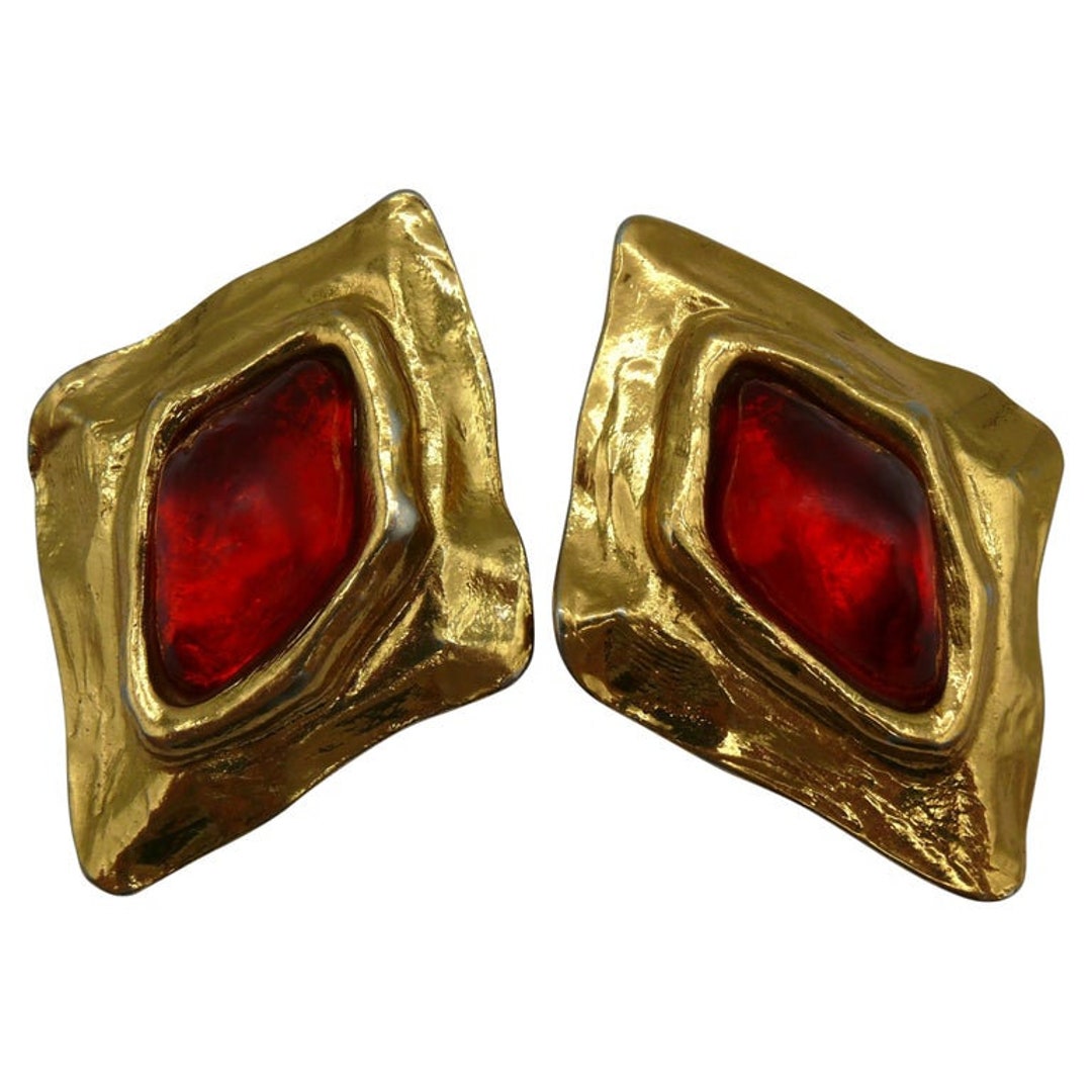 YVES SAINT LAURENT * Vintage Gold Tone Red Resin Clip-on