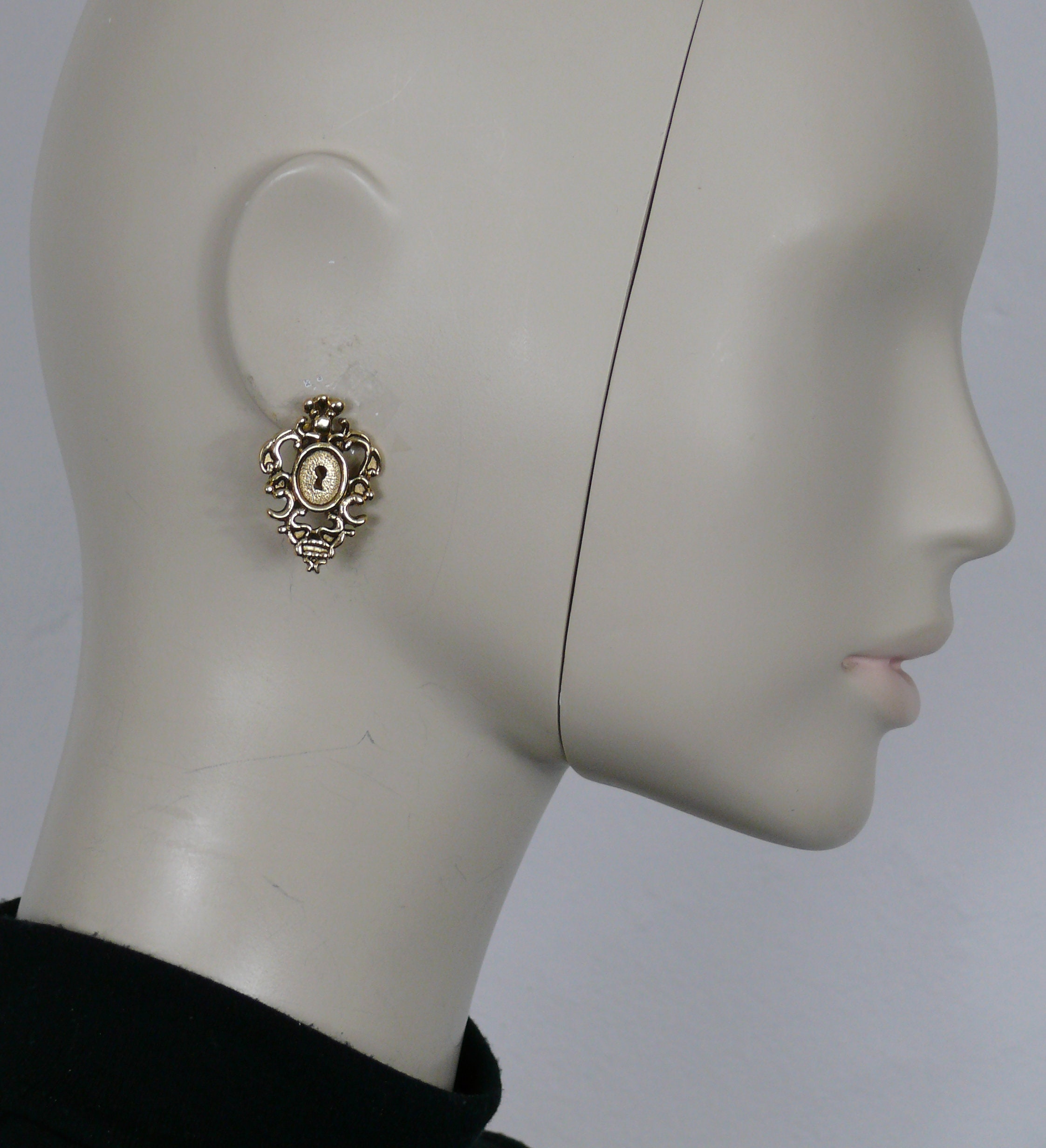 Boucles D'oreilles Clips Vintage ROCHAS PARIS - Métal Doré, Style Haute Couture