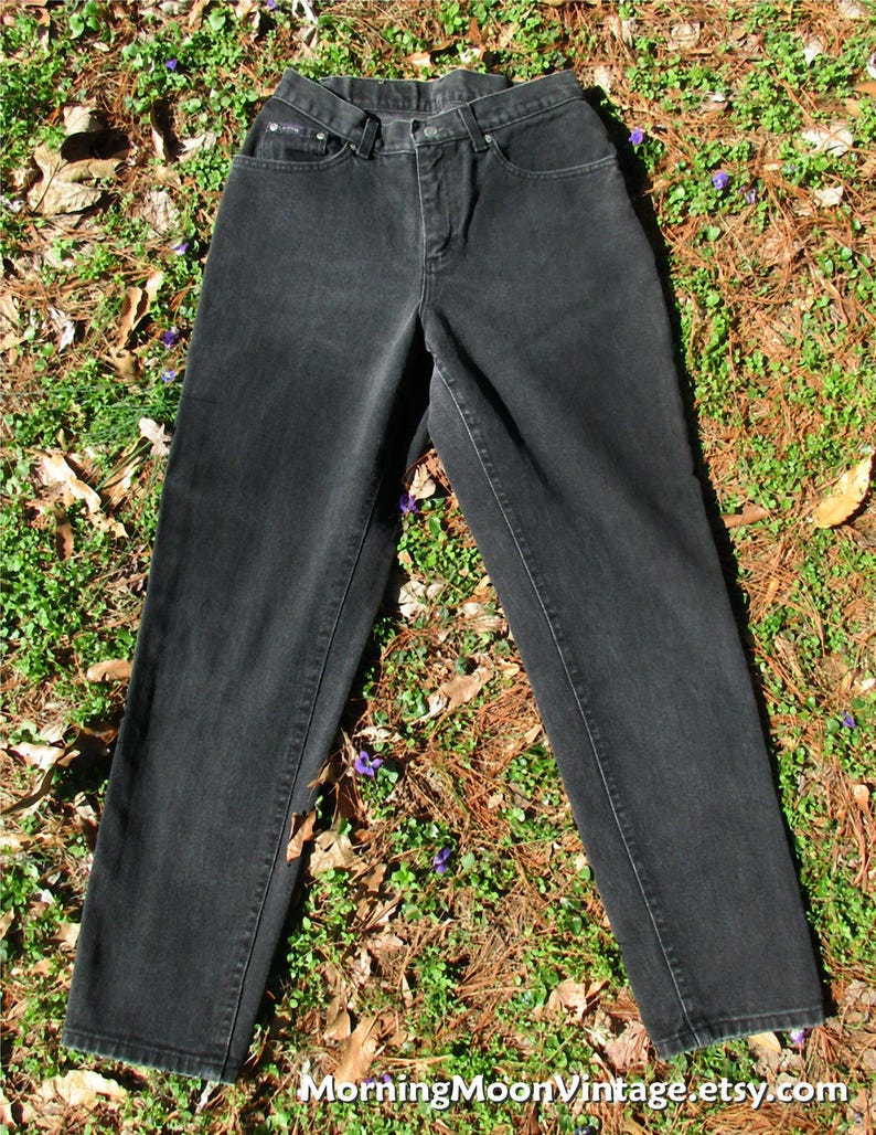 relaxed fit high-waisted Jeans waist 30 inseam 30 tapered leg mom jeans hipster Retro black Denim 90s Lee Riders VINTAGE BLACK JEANS
