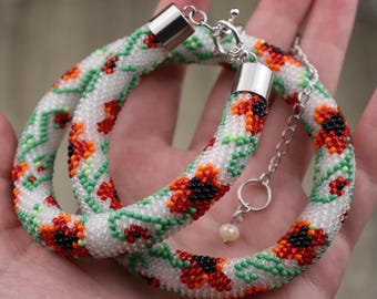 White  Lariat, Poppy necklace
