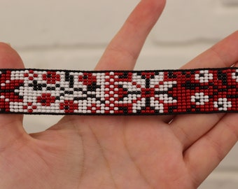 Bracciale ucraino in viburno rosso