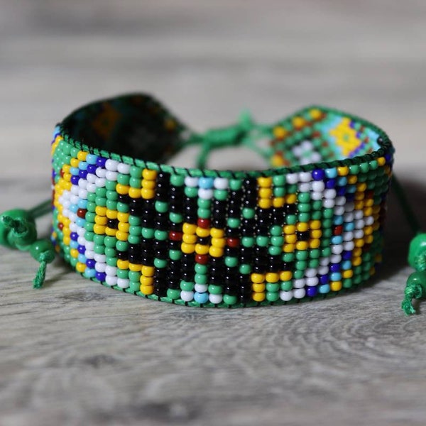 Green Ukrainian bracelet, Ethnic  style bracelet
