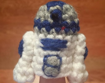 R2D2 Crochet Finger Puppet Pattern,  Star Wars Finger Puppet Pattern, Star Wars Crochet