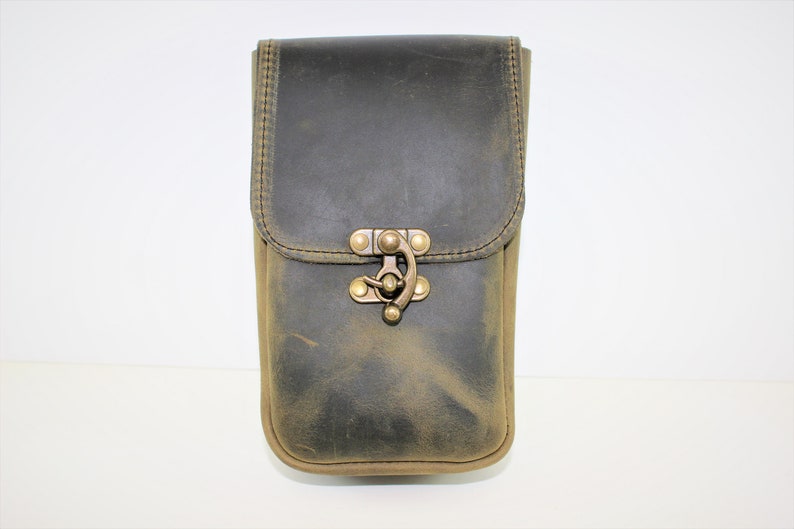 Long Adventurer's Leather Phone Pouch Sage