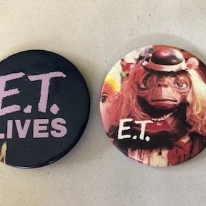 E.T. The Extra Terrestrial Movie Vintage Lot Of 2 Pinback Buttons