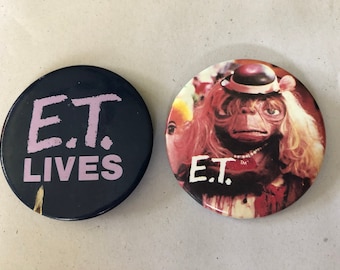 E.T. The Extra Terrestrial Movie Vintage Lot Of 2 Pinback Buttons