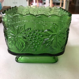 Vintage Green Glass Candy Dish with Pedestal 4x4&quot; Grapes and Vines
