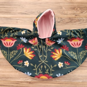 READY TO SHIP!! Floral Car Seat Poncho fits 6 months to 6 years. It&#39;s Reversible, Hooded and Car Seat Safe to keep Kids Warm