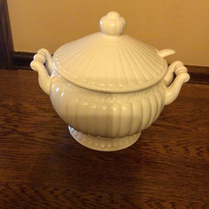 vintage white ceramic footed lidded soup tureen/ Japan ceramic lidded bowl
