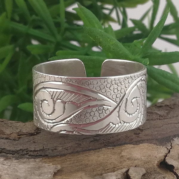 OPEN BAND RING. Women or Men's Thumb Ring. Paisley / Sea Shell / Angel Wing Design. Upcycled Vintage Silverware Jewelry. Custom Size.