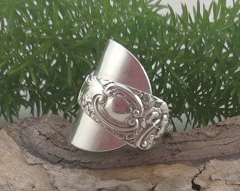 SPOON RING, Sterling Silver. Shield Ring - Women or Men's Statement Ring. Silverware Jewelry. Upcycled from 1890s Antique Spoon. Size 8 1/4.