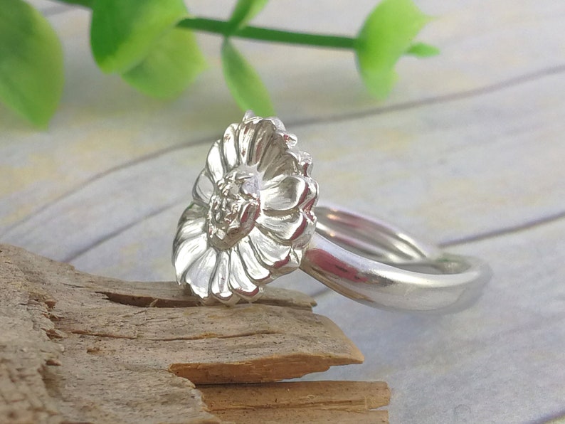 Sterling Silver Waterlily / Daisy Flower Spoon Ring – Upcycled ...