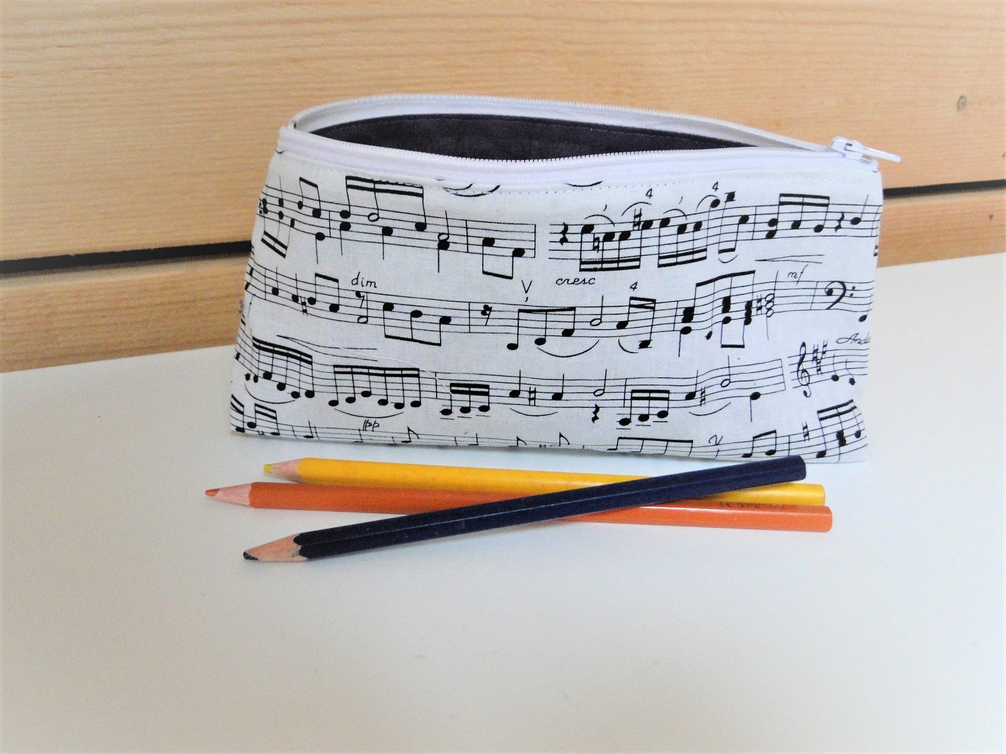Trousse Musique École en Coton Doublé Jean Mixte Noir et Blanc Prénom Brodé