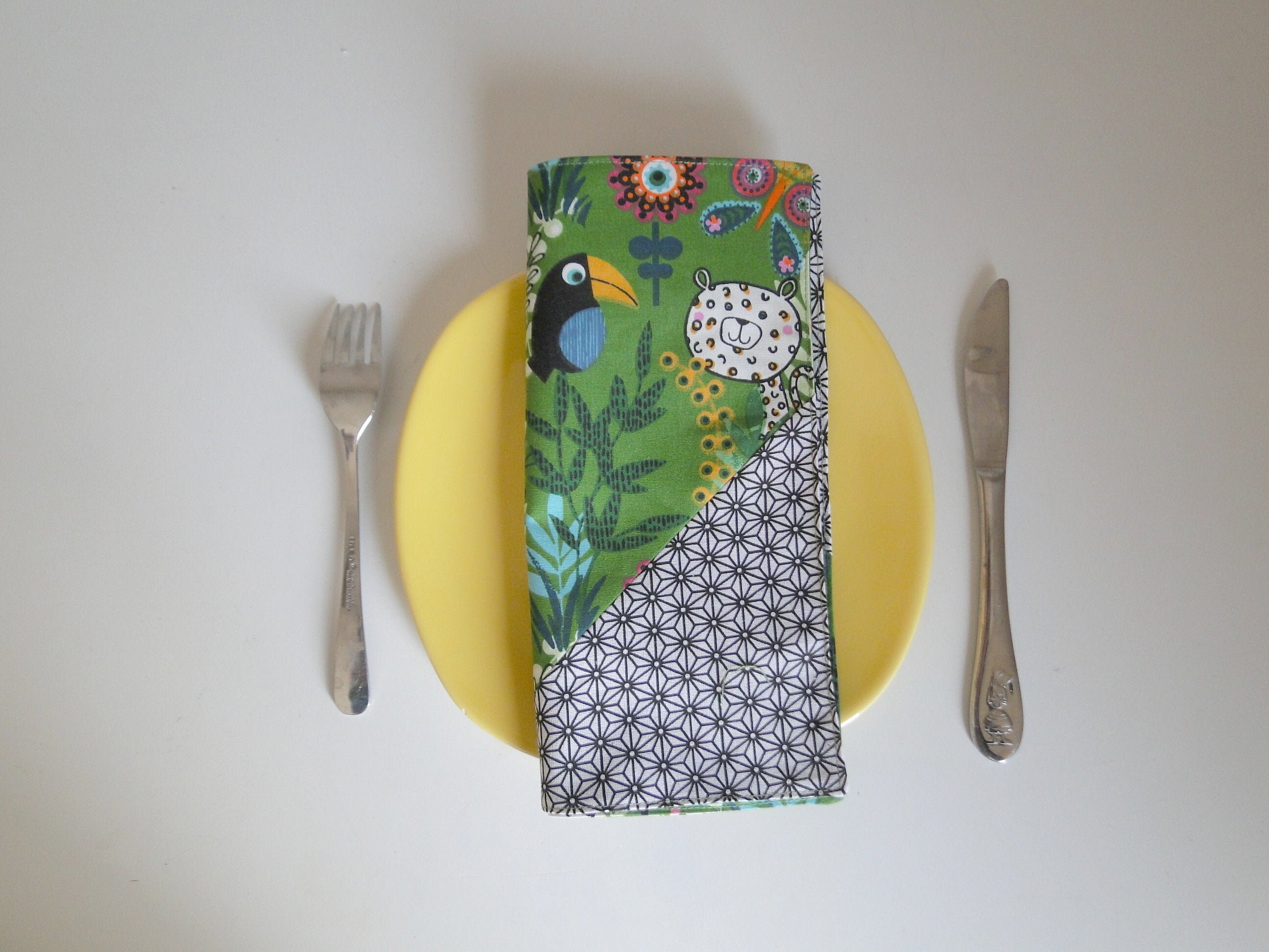 Serviette de Table Jungle Prénom Brodé Doublé avec et Message Coton Zéro Déchet Lavable