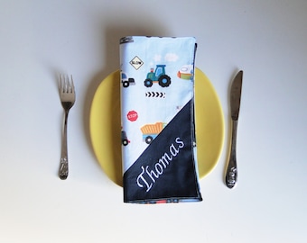 Serviette de table "véhicules" cantine école enfant doublé avec prénom brodé et message coton écologique zéro déchet