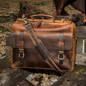 Maletín personalizado de cuero real para hombre, bolso para ordenador portátil, bolso mensajero, bolso de hombro para oficina, regalos para él, regalo de Navidad/marrón
