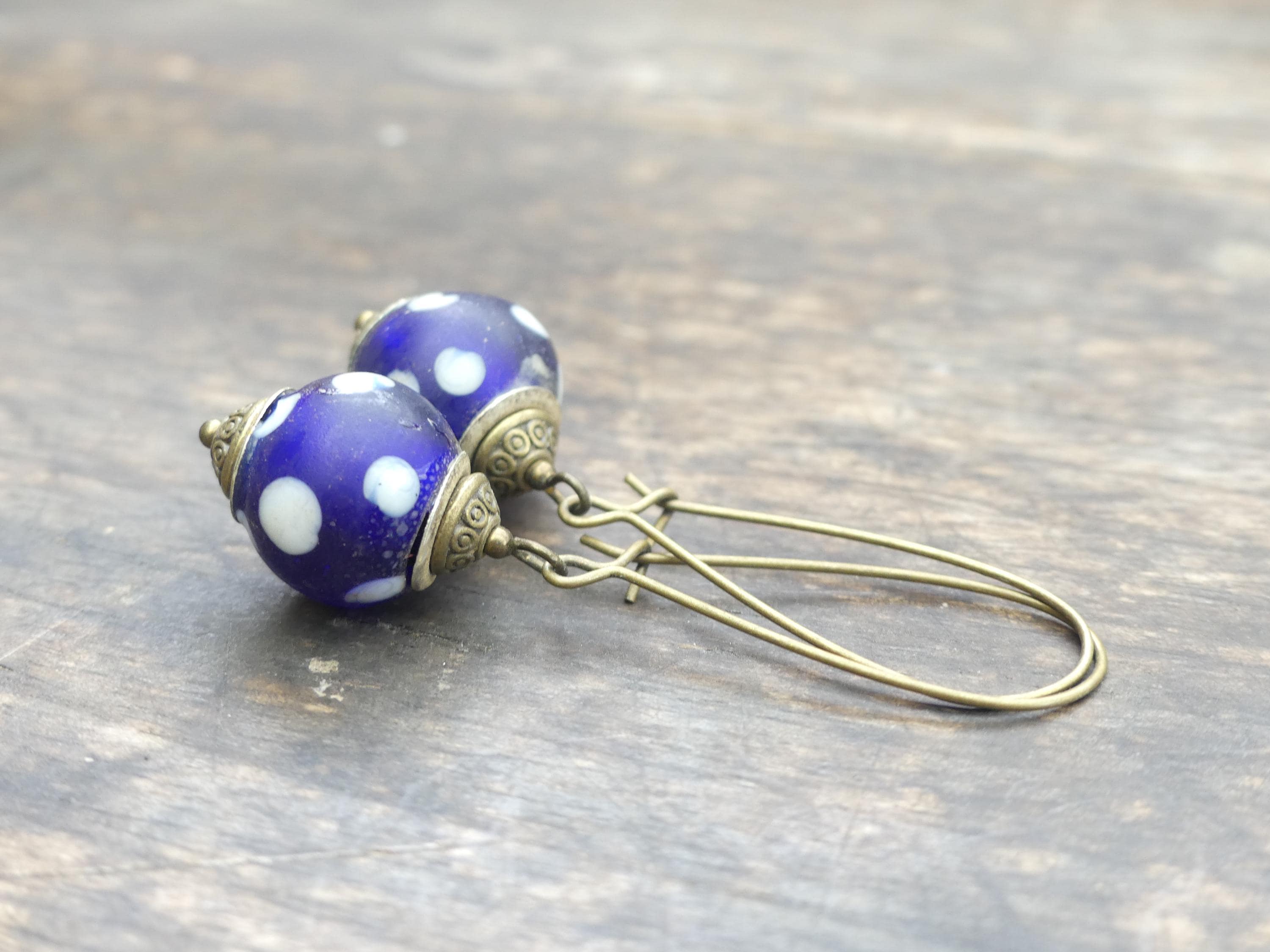 Ornement bijou vintage plaqué or - Accessoire élégant au charme