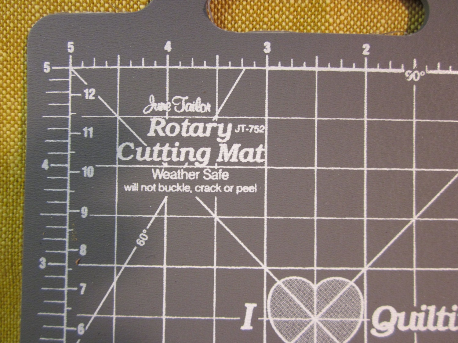 June Tailor® Mini Rotary Cutting Mat N Ruler