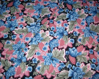 Kona Prints, Robert Kaufman Co., black with dk. mauve and blue flowers, vintage fabric by yard, qf3