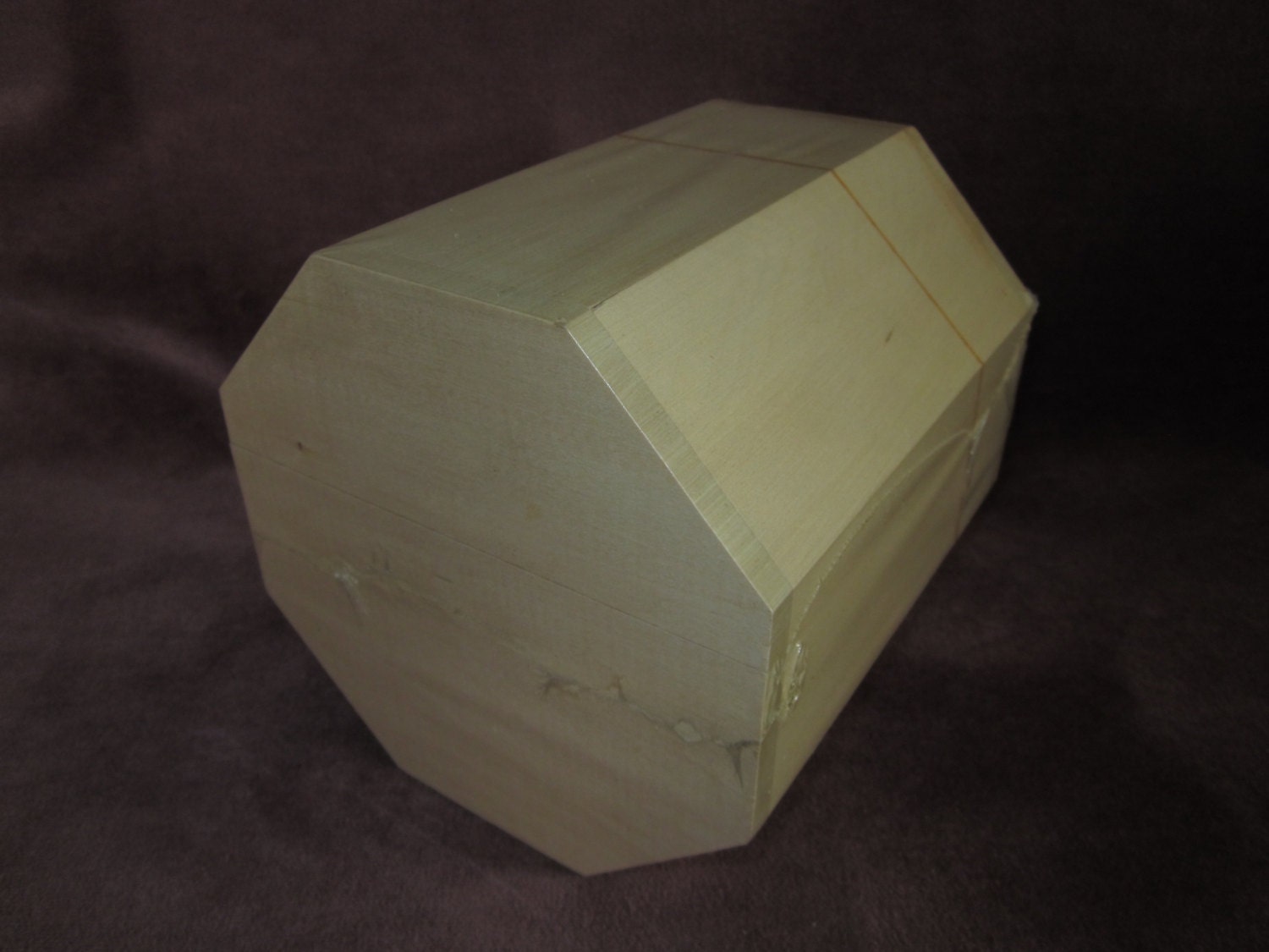 Octagonal unfinished wooden box,with lid, 7"x6", handbag,to…