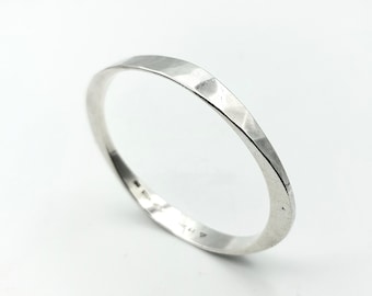 Tone Vigeland Norway Modernist Hand Hammered Sterling Silver Bangle Bracelet Plus Studio ca 1960s