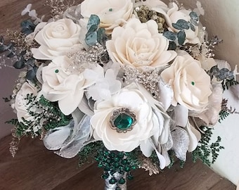 green bridesmaid bouquets