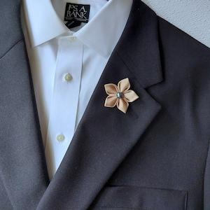 Men&#39;s Brown Beige Flower Lapel Pin - Suit Boutonniere Brooch for Dapper Men.