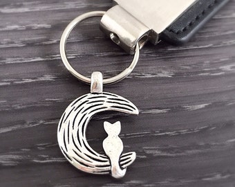 Cat Keychain, Cat on the Moon Keychain, Halloween Jewelry, Customizable Keychain Gift, Moon/Cat Purse Charm, Cat Lover Gift, Cat Jewelry