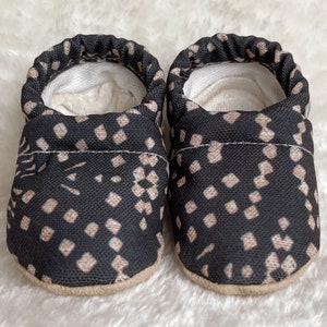 Charcoal Baby Shoes Organic Cotton Lined CLAMFEET Baby Booties ASHER image 1