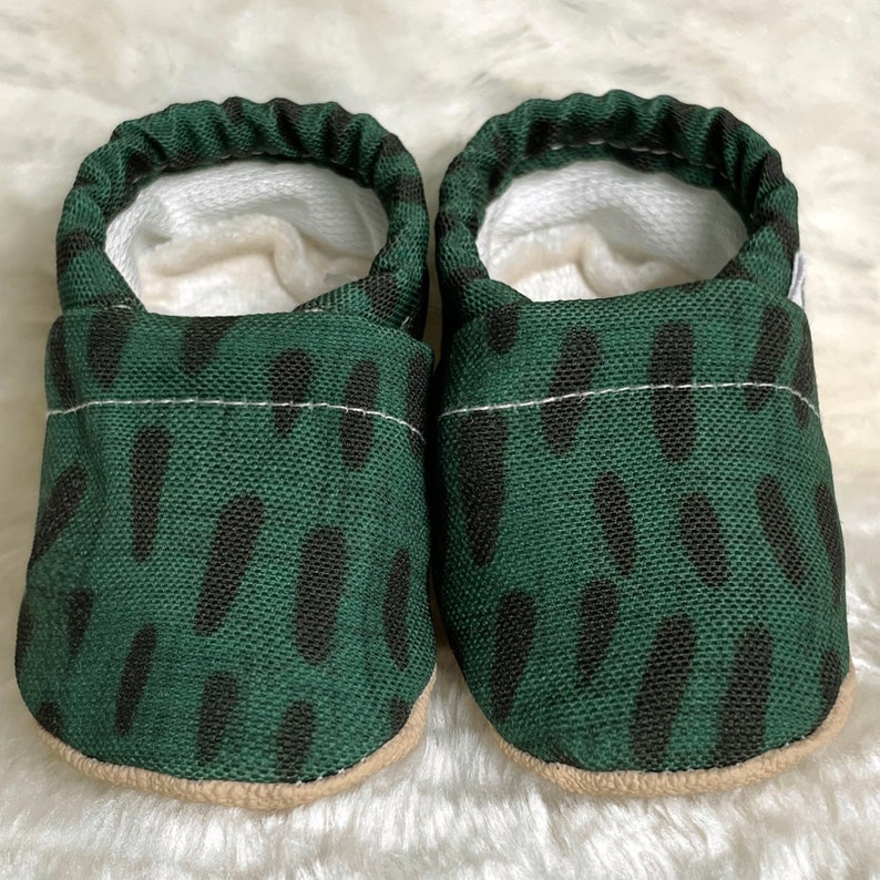 Green Women's Slippers Organic Cotton Lightweight Women's House Shoes Chemotherapy Hospital Slippers EMBER image 1