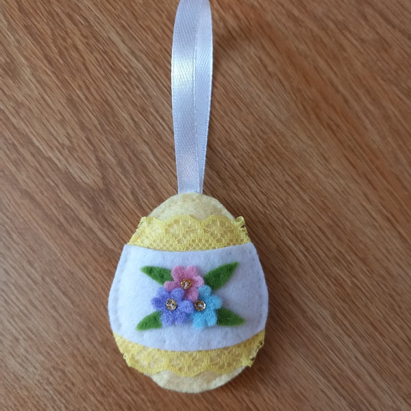 Felt Easter egg bauble in lemon