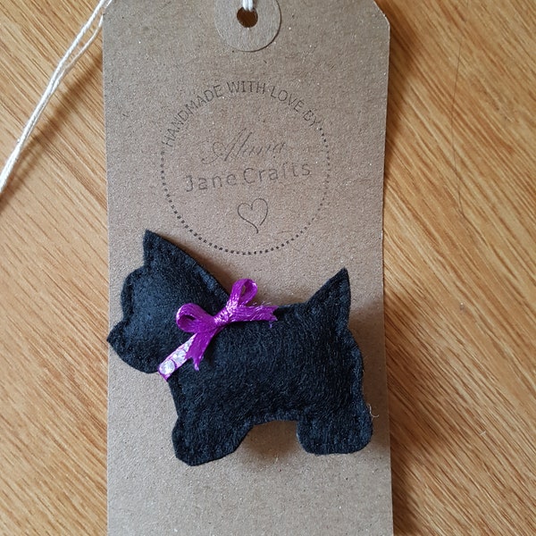 Felt Scottie dog brooch in black with purple bow