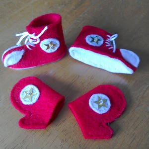 Felt elf trainers and glove set in red