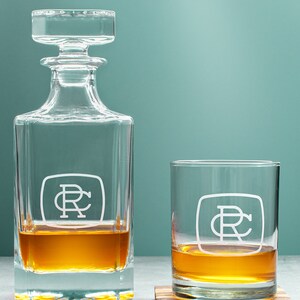 Whiskey Decanter Personalized Decanter Anniversary Gift for him Decanter Set Housewarming Decanter Wedding Gift Decanter Gift for Couple