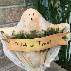 Primitive Ghost - Trick or Treat Ghost - Vintage Textile Bobbin Display - 12" Ghost - Halloween Decoration - Fall Table Decor - Autumn Decor