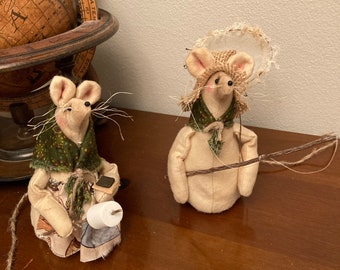 Primitive Camping Mice - Fishing Mouse - Rustic Room Decor - Country Mice - Cabin Decoration - Father's Day Gift - Fishing - Camping Decor