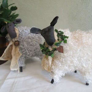 Primitive Sheep , Primitive Sheep with Wreath , Handmade Country Decor , Decorative Sheep , Summer Primitive Sheep , Farm Table Decor image 5