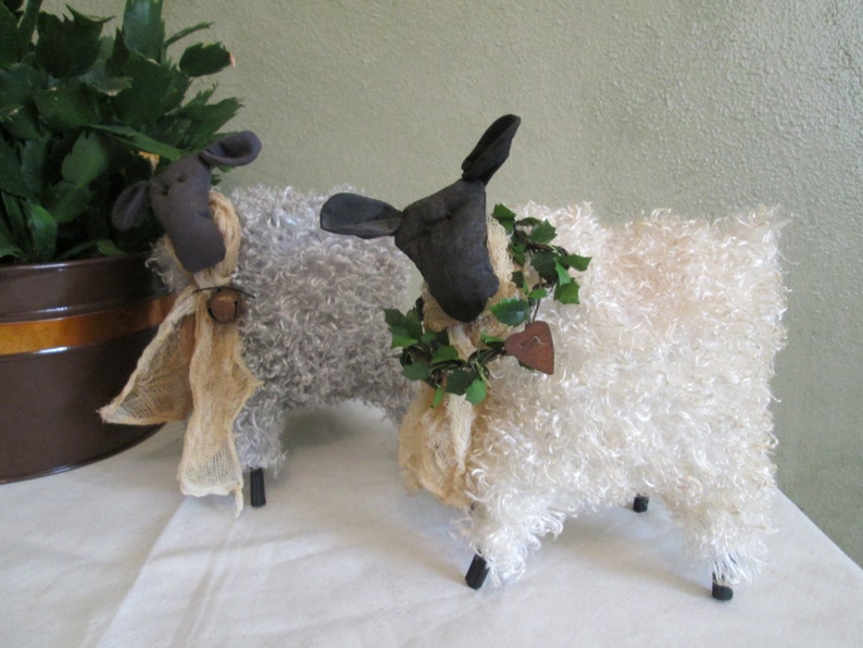 Primitive Sheep , Primitive Sheep with Wreath , Handmade Country Decor , Decorative Sheep , Summer Primitive Sheep , Farm Table Decor image 5