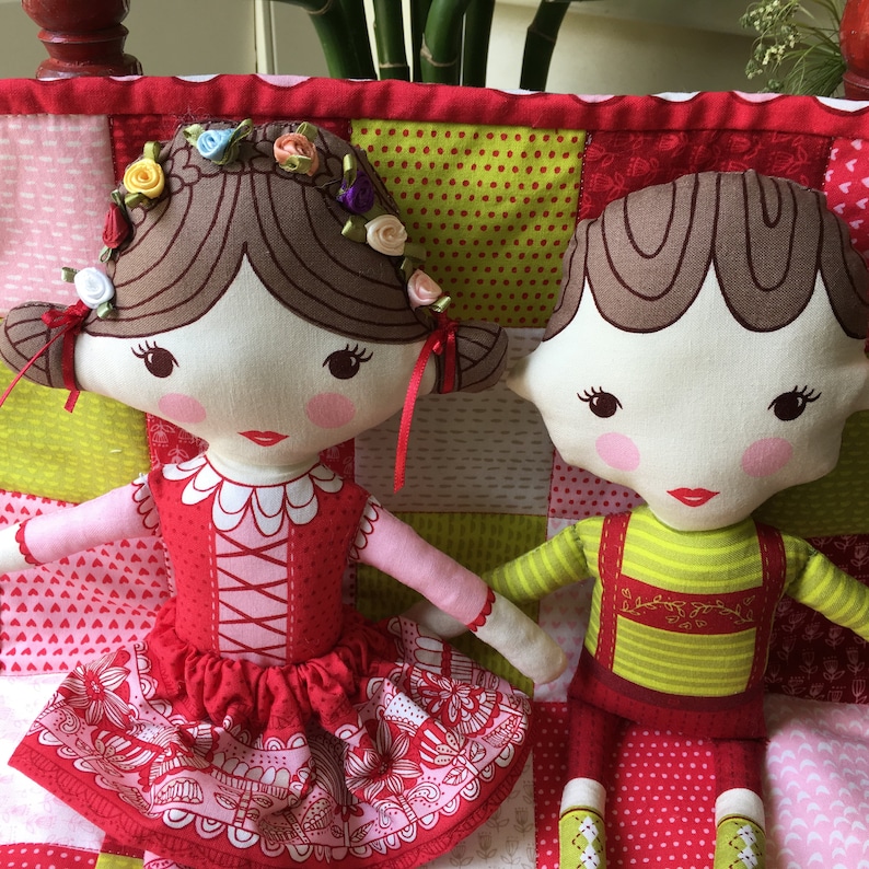 Hansel And Gretel Nesting Dolls – 5-Piece Wood Set – Handcrafted Fairy Tale Toy And Gift