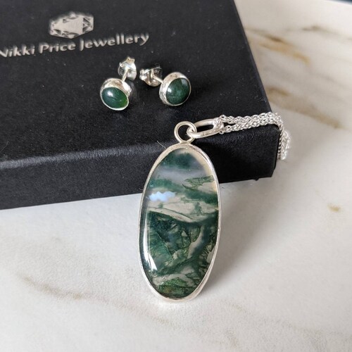 Moss agate pendant and earrings, shops green oval necklace with spiga chain and 6mm stud earrings bezel set