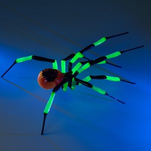 Handmade Red Uranium Glass Spider Uranium Vaseline Glass Figurine Spider Glass UV Spider Glass  Figurine