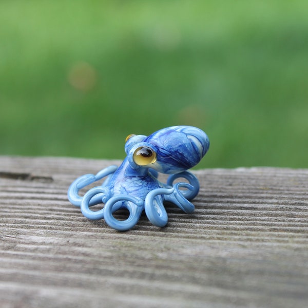 Small Glass Octopus glass figurine Miniature Octopus Little Glass Animals Murano Gift Blown Sculpture Art Collectible Artglass Lampwork