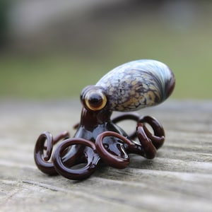 Geblazen glas kastanjebruin bruin-blauw Octopus glazen beeldje Octopus glas Oceaan Octopus Kraken glazen octopus beeldje