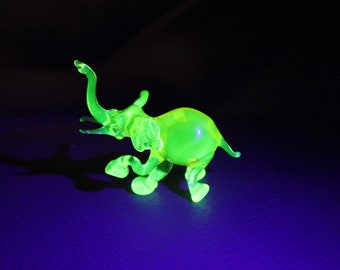 Uranium Glass Еlephant  Blown Glass Еlephant  Uranium Vaseline Glass Figurine  Еlephant  Glass UV Miniature