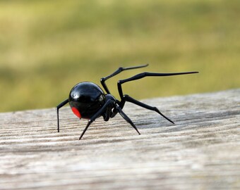 Art Glass black Widow Figurine, Blown Glass Spider,  hand blown glasses, BLACK WIDOW, Spider Charms